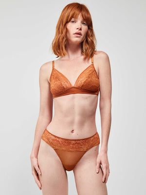 Soutien-gorge triangle sans armature et sans mousse en dentelle avec string